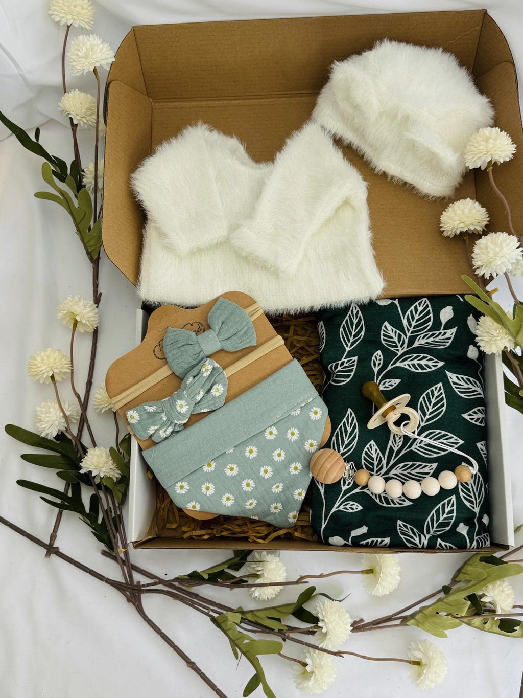 Baby Gift Box, Baby Shower Gift Box, Baby Gift Box Set, Baby Girl Present, Welcome Baby Gift, Newborn Gift Set, Baby Shower Gift Basket
