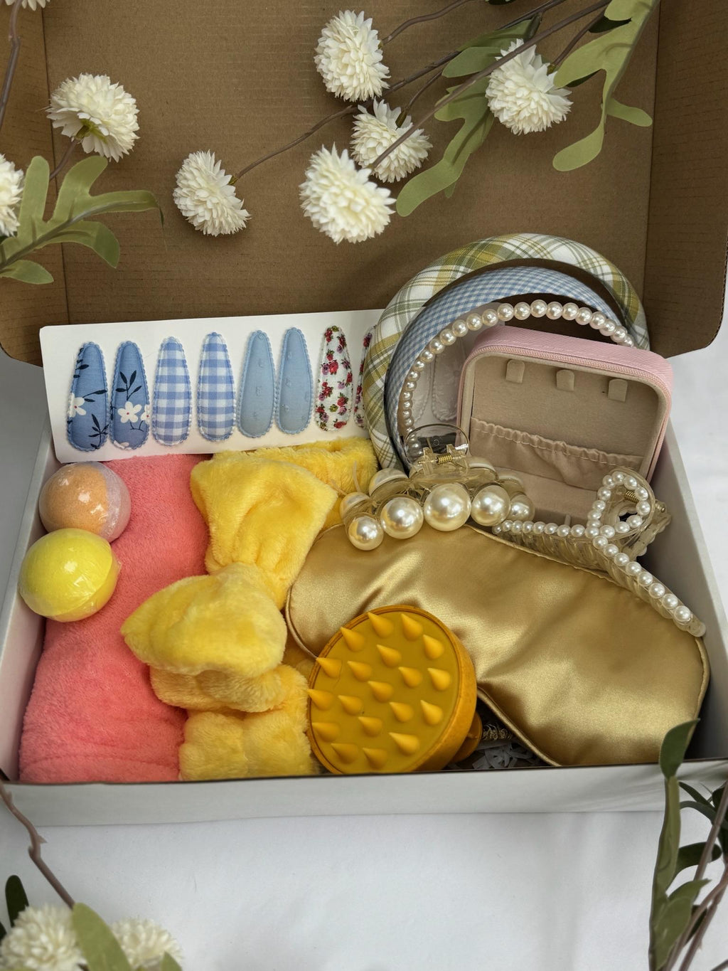 Teen Girl Gift Box | Cute Spa & Accessories Set | Hair Clips, Jewelry Box, Sleep Mask, Bath Bombs | Gift for Girls