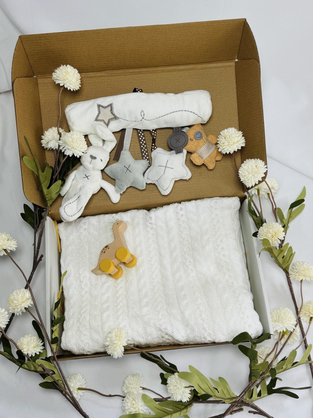 Baby Gift Box, Baby Shower Gift Box, Baby Gift Box Set, Baby Girl Present, Welcome Baby Gift, Newborn Gift Set, Baby Shower Gift Basket