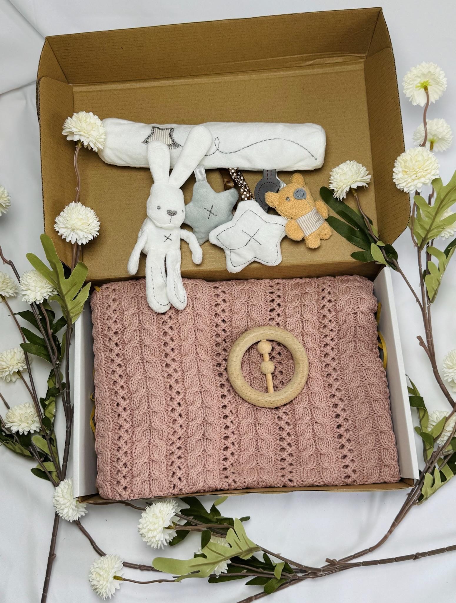 Baby Gift Box, Baby Shower Gift Box, Baby Gift Box Set, Baby Girl Present, Welcome Baby Gift, Newborn Gift Set, Baby Shower Gift Basket