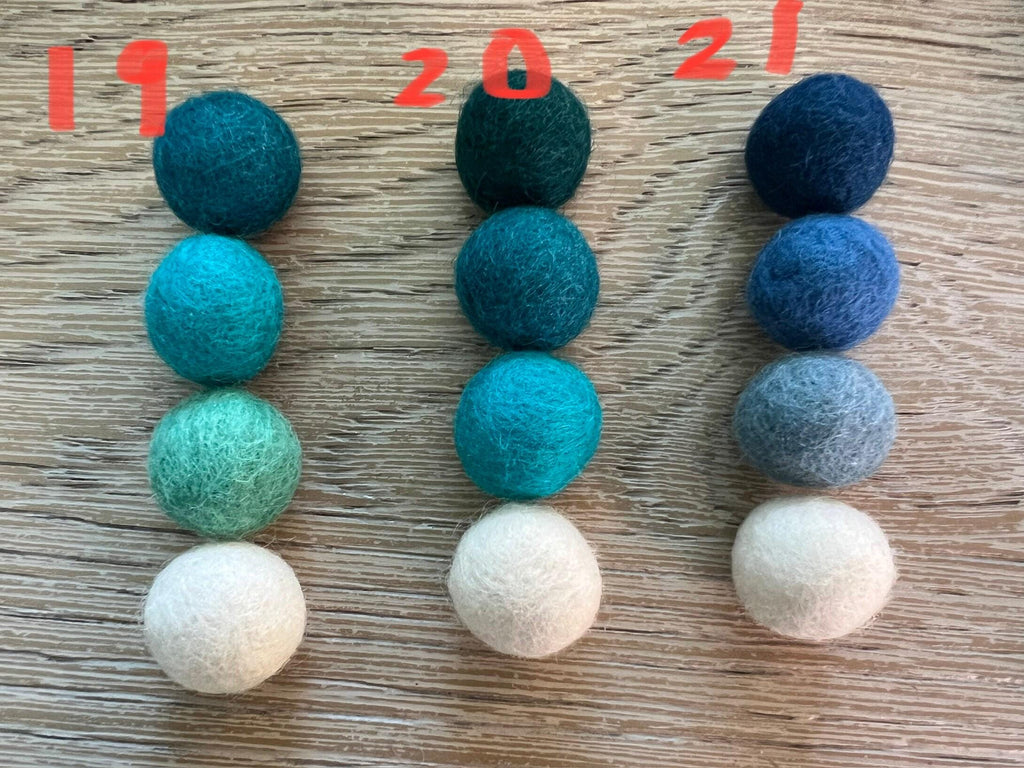 Monochrome felt wool ball mobile, pom pom mobile, felt pom pom mobile, felt ball mobile, minimalist mobile, boho nursery decor