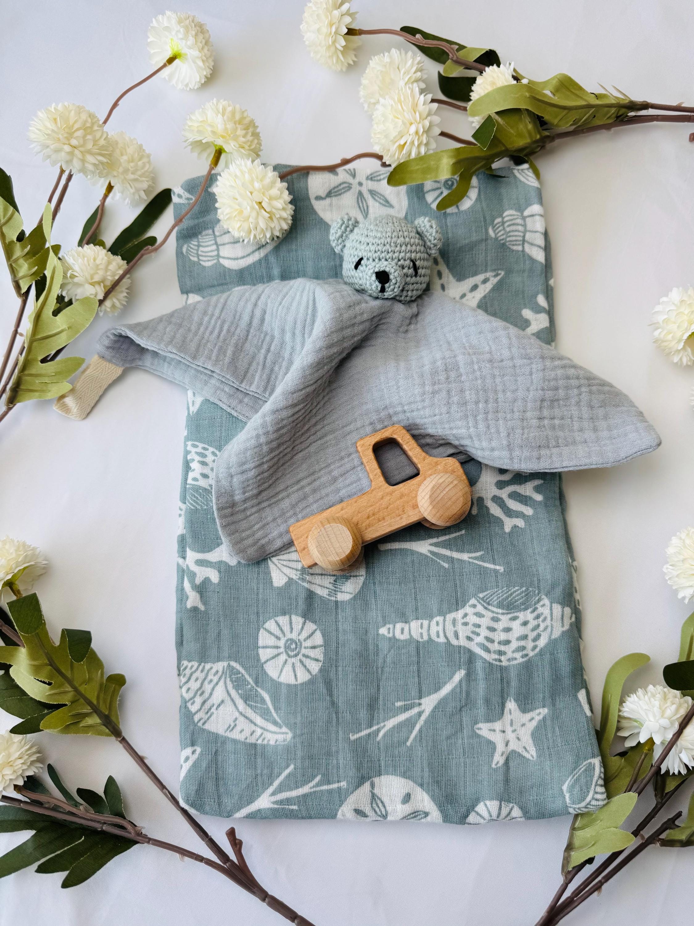 Baby Boy Gift Box – Newborn Outfit Set with Bowtie, Wooden Toy Truck & Swaddle Blanket | Baby Shower Gift | 3-6 Months