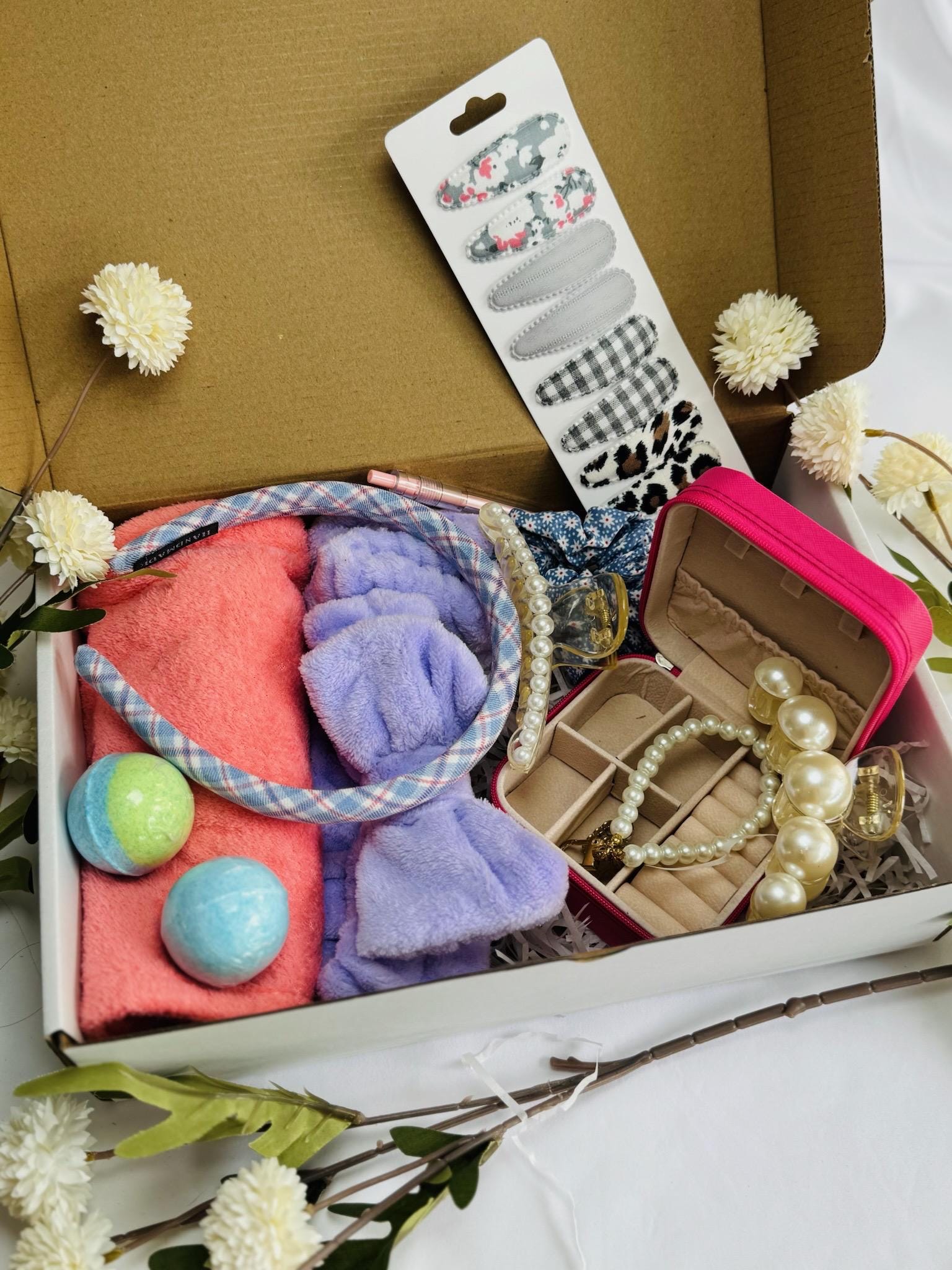Teen Girl Gift Set | Cute Hair Clips, Scrunchie, Jewelry Box & Bath Bombs | Pamper Kit
