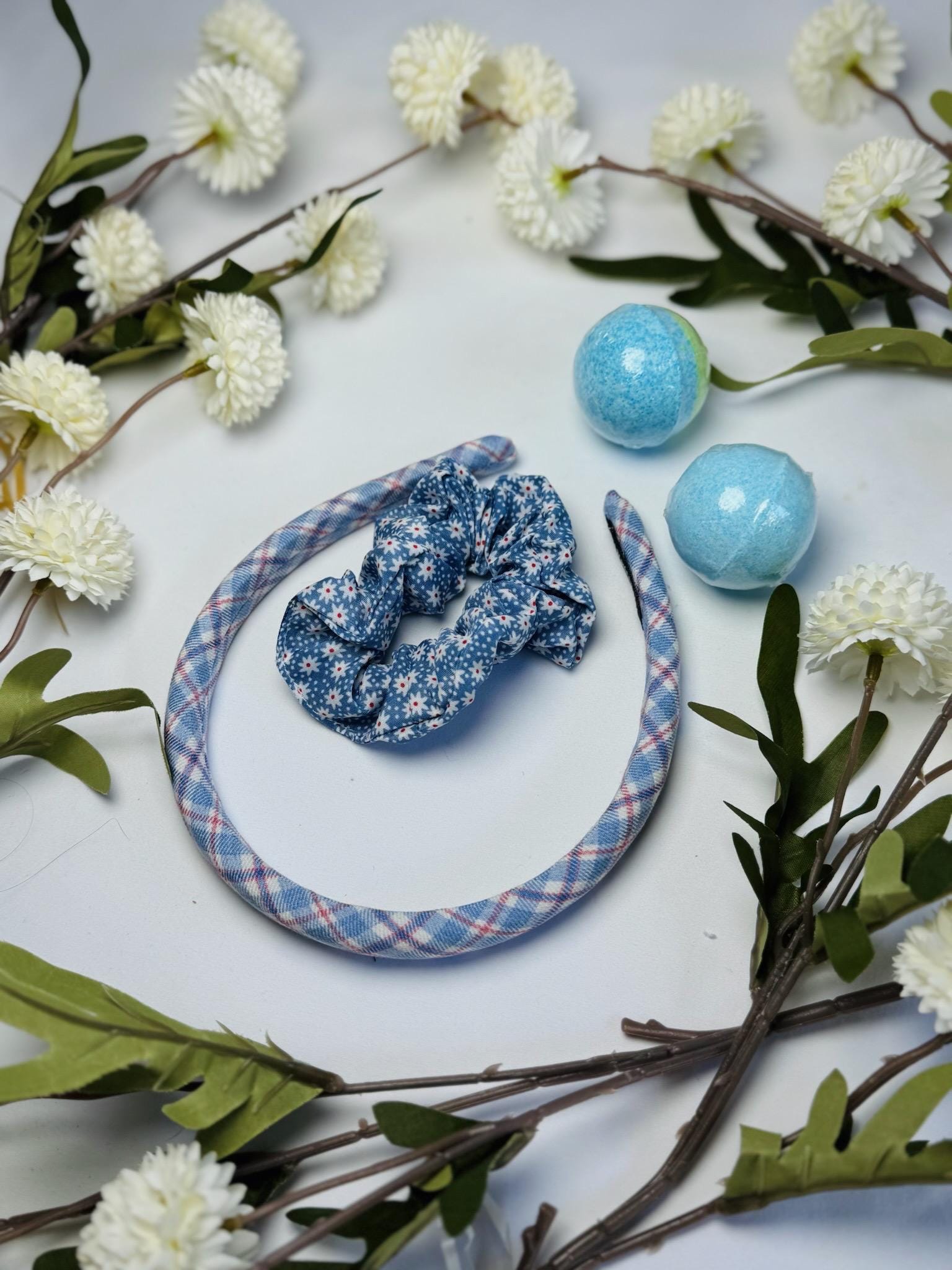 Teen Girl Gift Set | Cute Hair Clips, Scrunchie, Jewelry Box & Bath Bombs | Pamper Kit