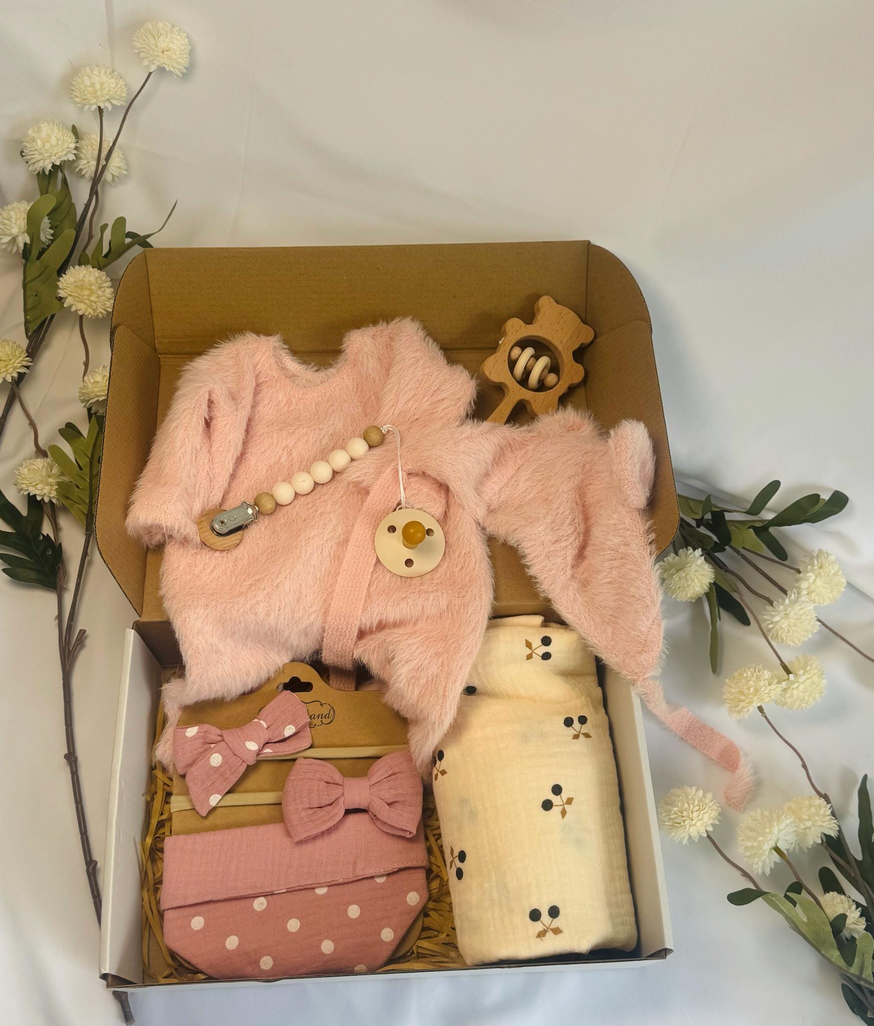 Baby Gift Box, Baby Shower Gift Box, Baby Gift Box Set, Baby Girl Present, Welcome Baby Gift, Newborn Gift Set, Baby Shower Gift Basket