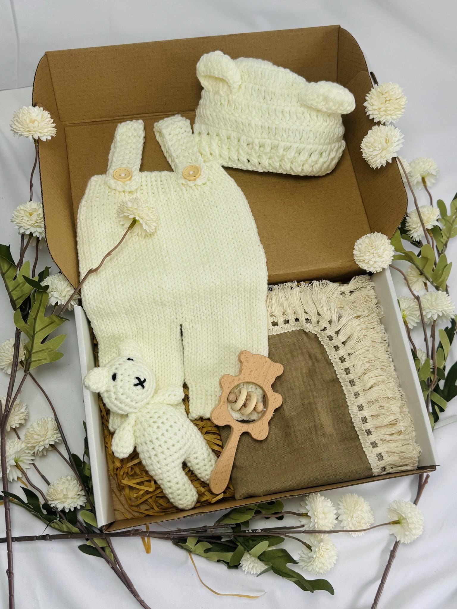 Baby Gift Box, Baby Shower Gift Box, Baby Gift Box Set, Baby Girl Present, Welcome Baby Gift, Newborn Gift Set, Baby Shower Gift Basket