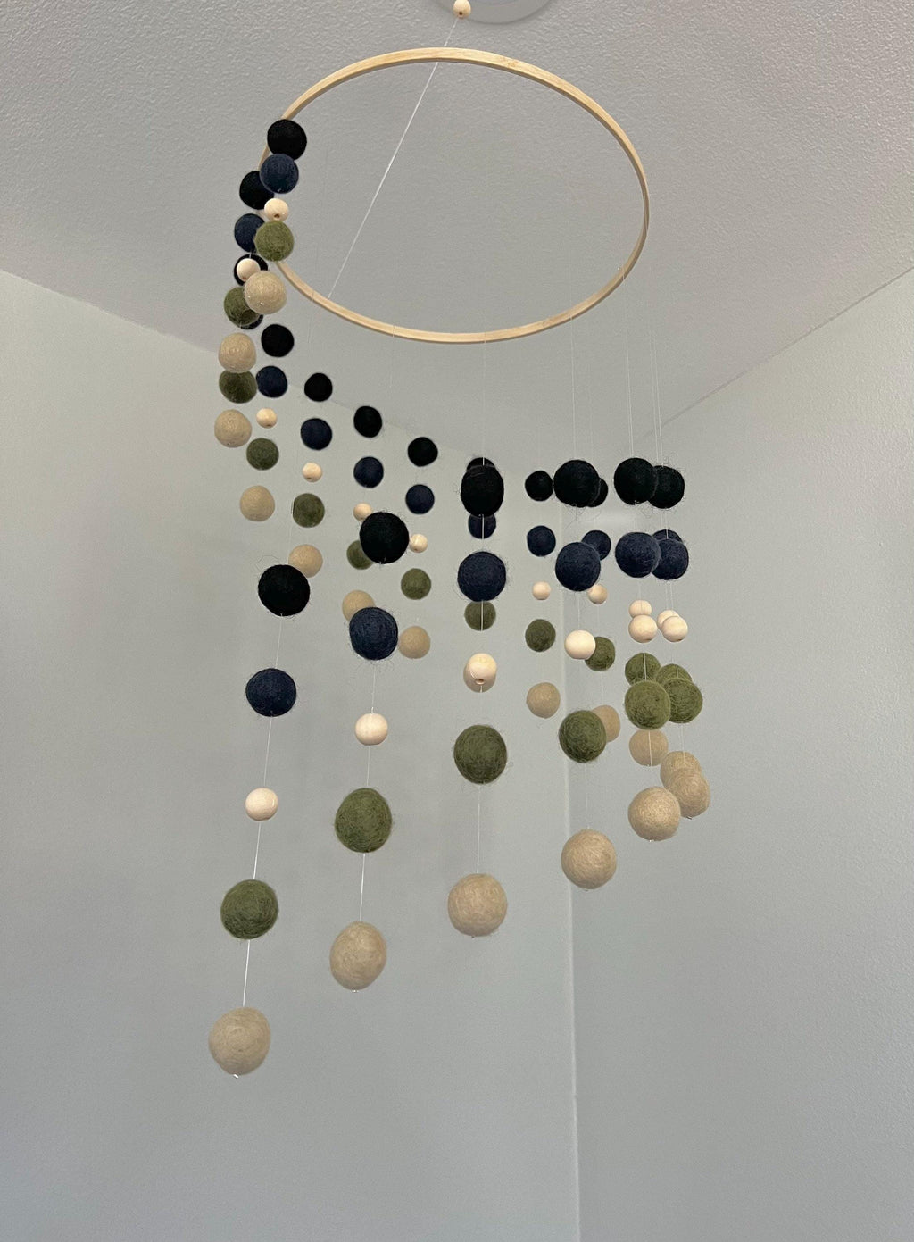 Felt wool and wood ball mobile, pom pom mobile, woodland felt pom pom mobile, minimalist mobile, boho nursery decor