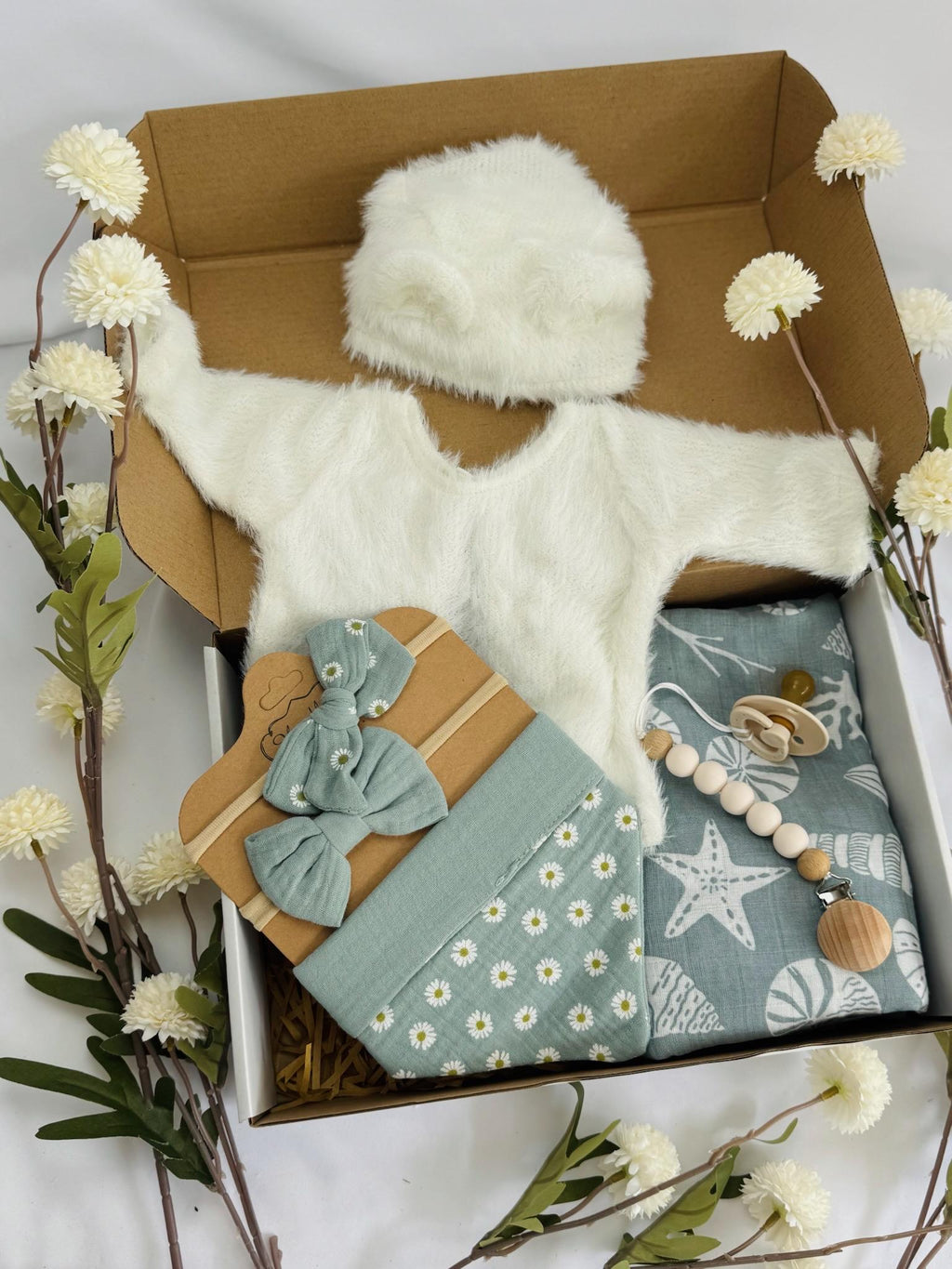 Baby Gift Box, Baby Shower Gift Box, Baby Gift Box Set, Baby Girl Present, Welcome Baby Gift, Newborn Gift Set, Baby Shower Gift Basket