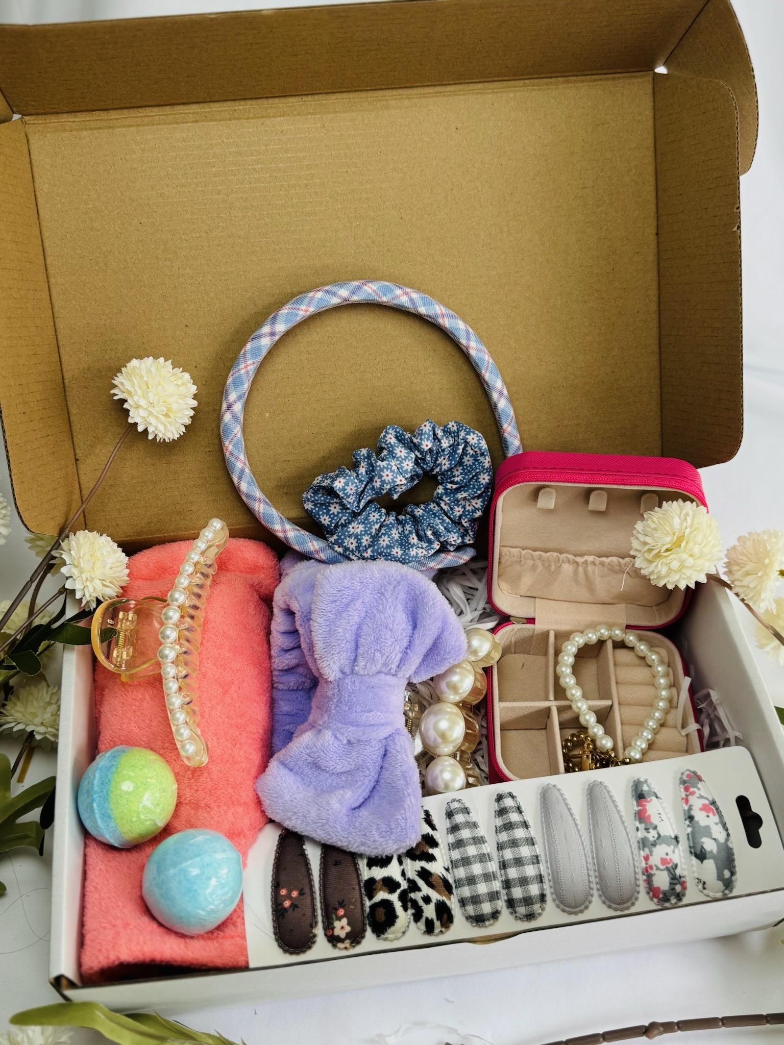 Teen Girl Gift Set | Cute Hair Clips, Scrunchie, Jewelry Box & Bath Bombs | Pamper Kit