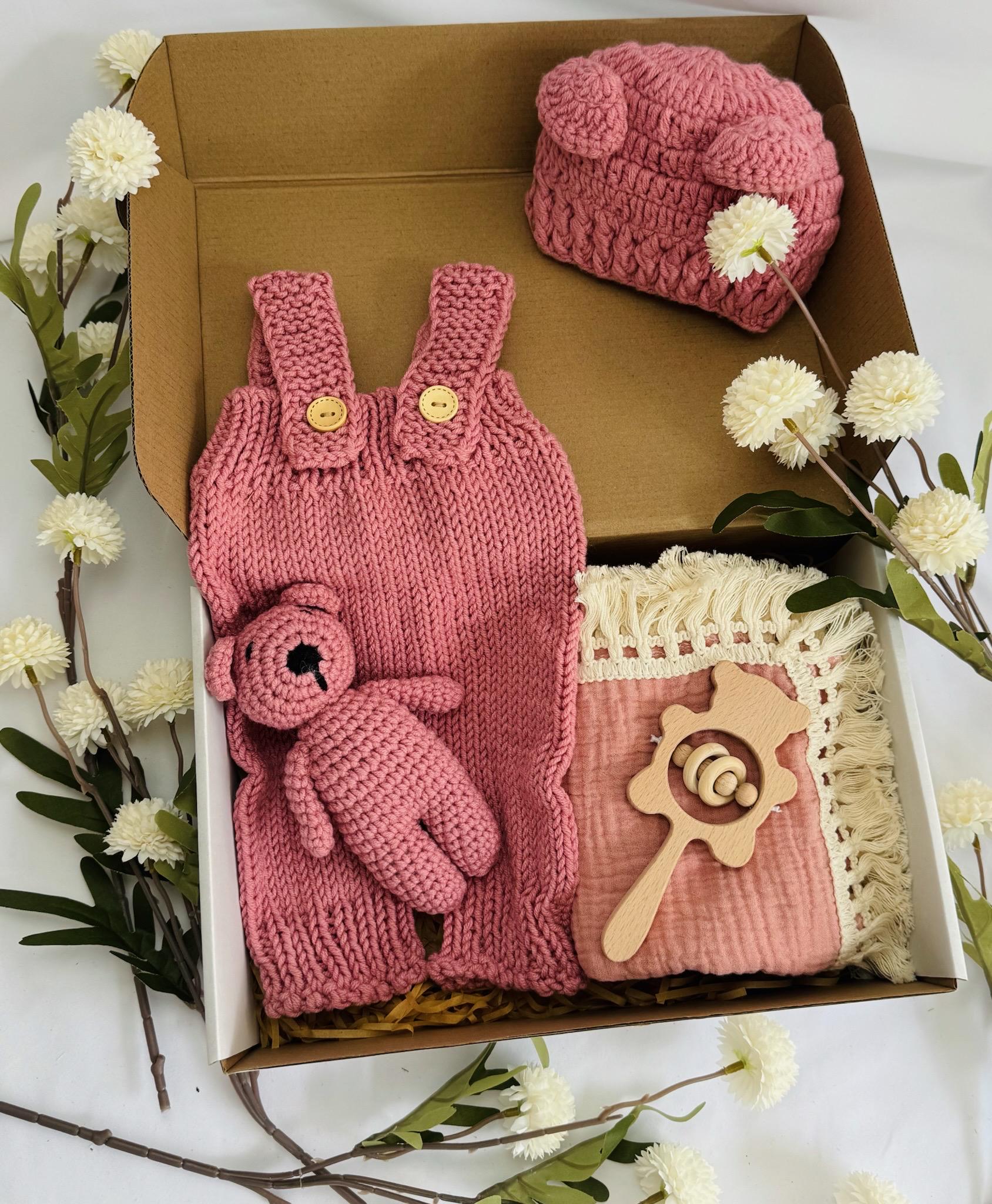 Baby Gift Box, Baby Shower Gift Box, Baby Gift Box Set, Baby Girl Present, Welcome Baby Gift, Newborn Gift Set, Baby Shower Gift Basket