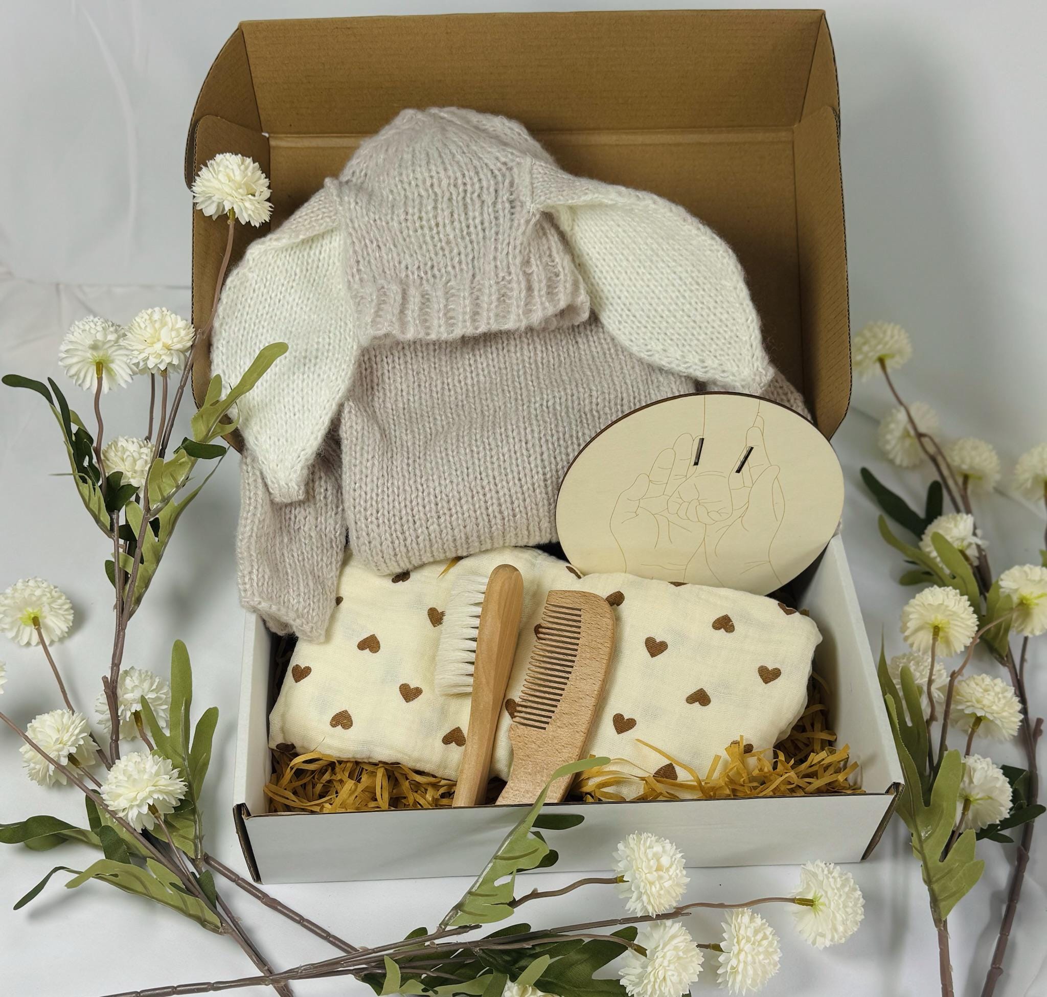 Baby Gift Box, Baby Shower Gift Box, Baby Gift Box Set, Baby Girl Present, Welcome Baby Gift, Newborn Gift Set, Baby Shower Gift Basket