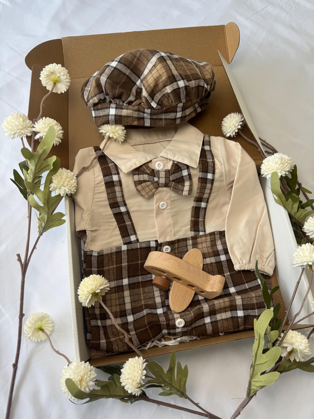 Vintage-Inspired Baby Boy Outfit Gift Set – Plaid Suspender Romper, Matching Hat & Wooden Toy – Baby Shower or First picture Gift, 3-6 month
